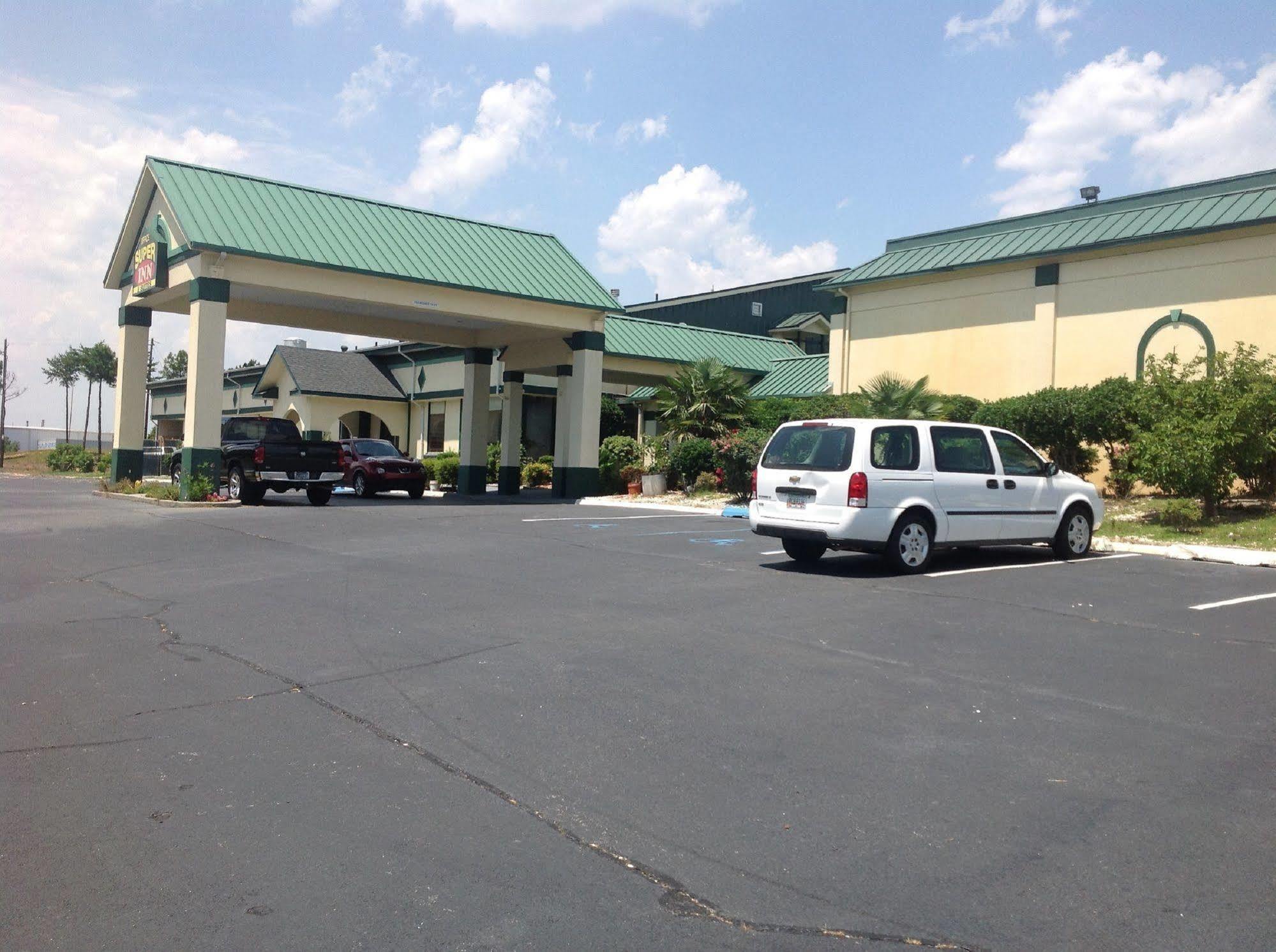 Super Inn & Suites By Oyo Milledgeville Exterior photo